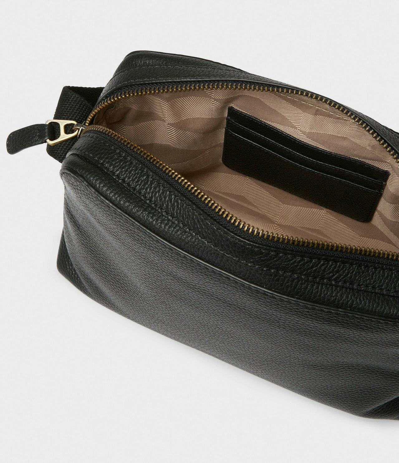 6244_d5179d03c0-116460001_04-original saddler boren messengerbag axelremsväska unisex 11646