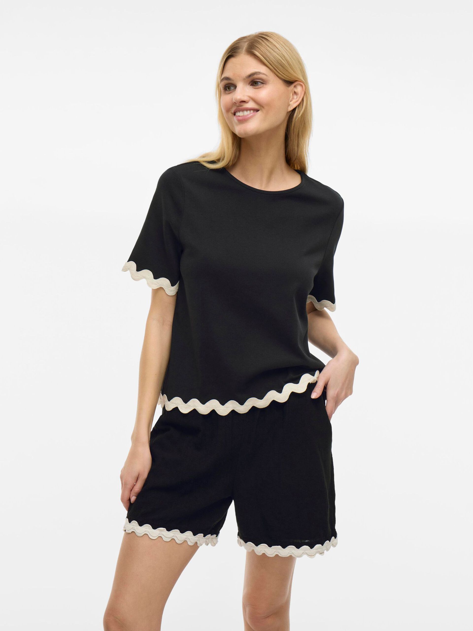 vila calisa top rundhals bomull volang 14106763