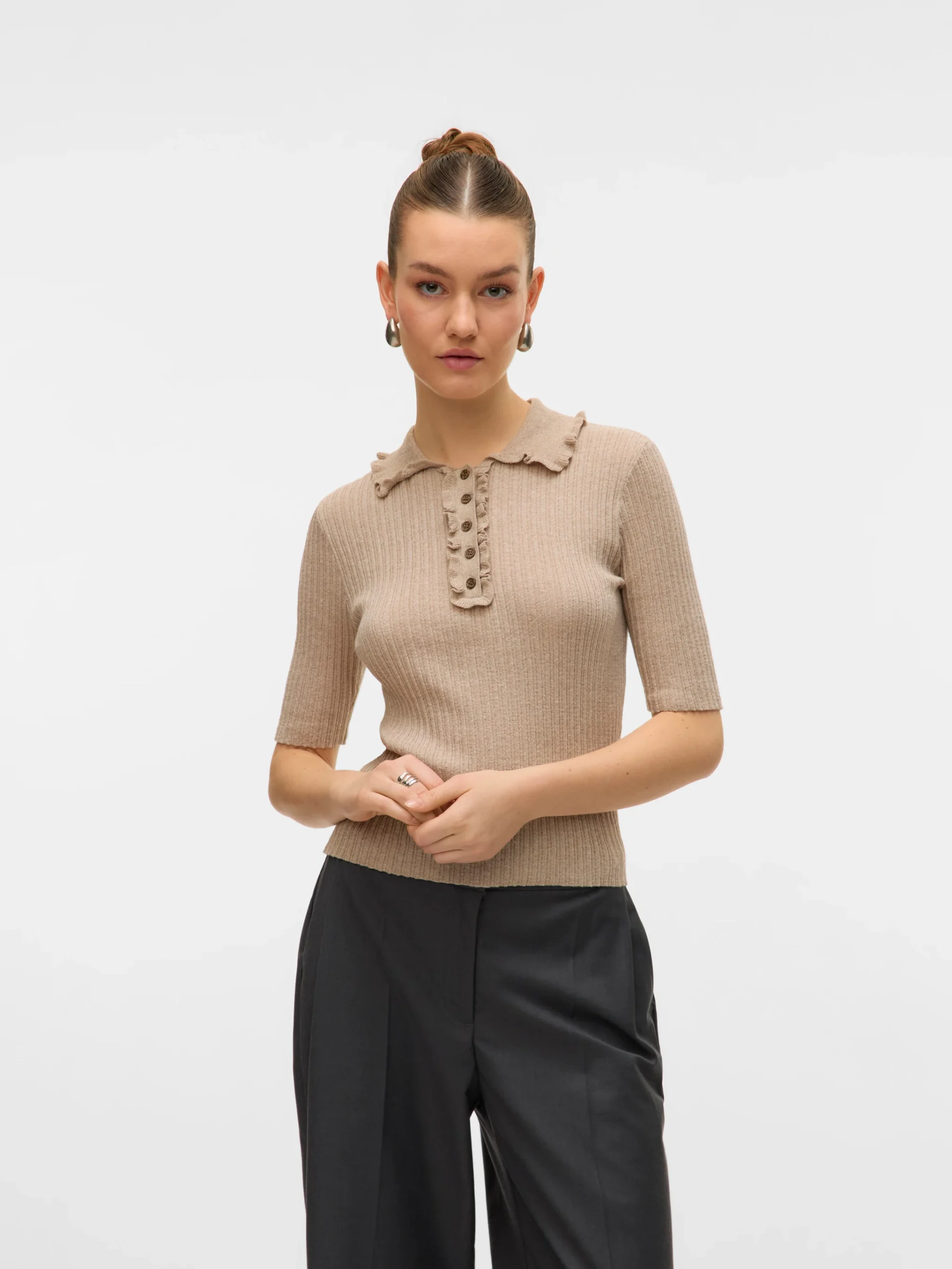 veromoda-awshirlisso-neckpoloknit-brun vero moda shirli tenniströja stickad krage knappar 10329644