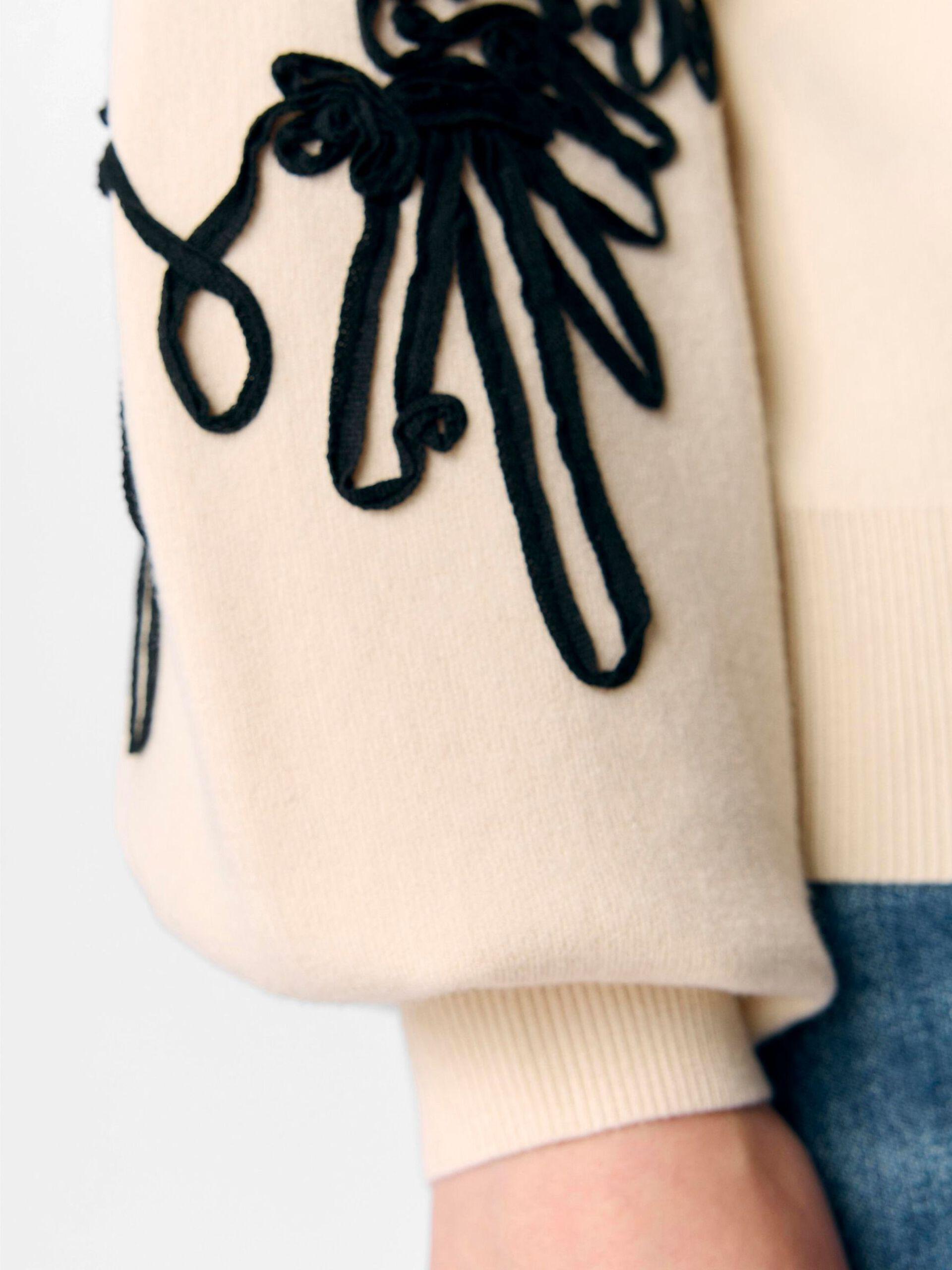 object joana tröja broderi på ärm mjuk o-neck 23040087