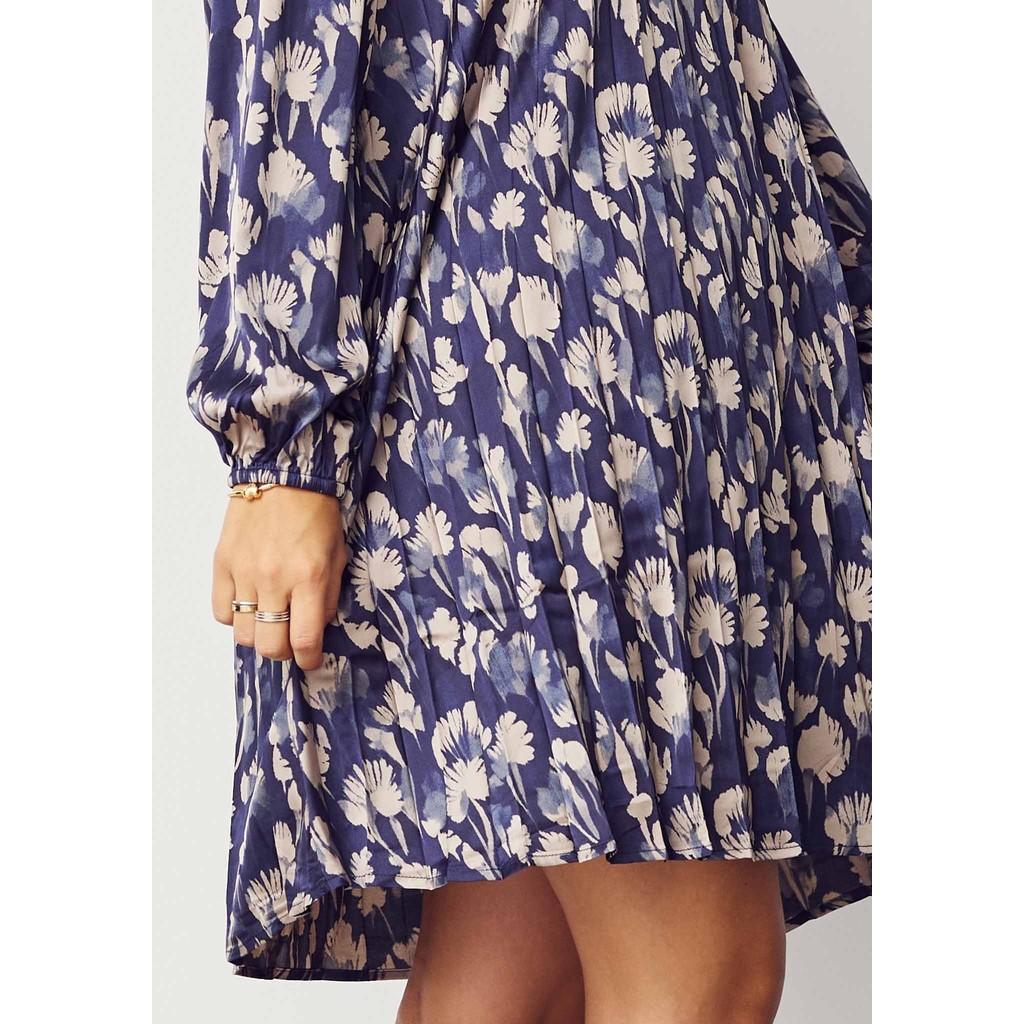 isay bitten pleat dress klänning satin blank plisserad 57271
