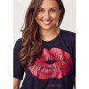 57771-Kora-Lip-T-shirt-900-Black-Outfit-Detalje isay kora lip tee kortärm bomull 57771