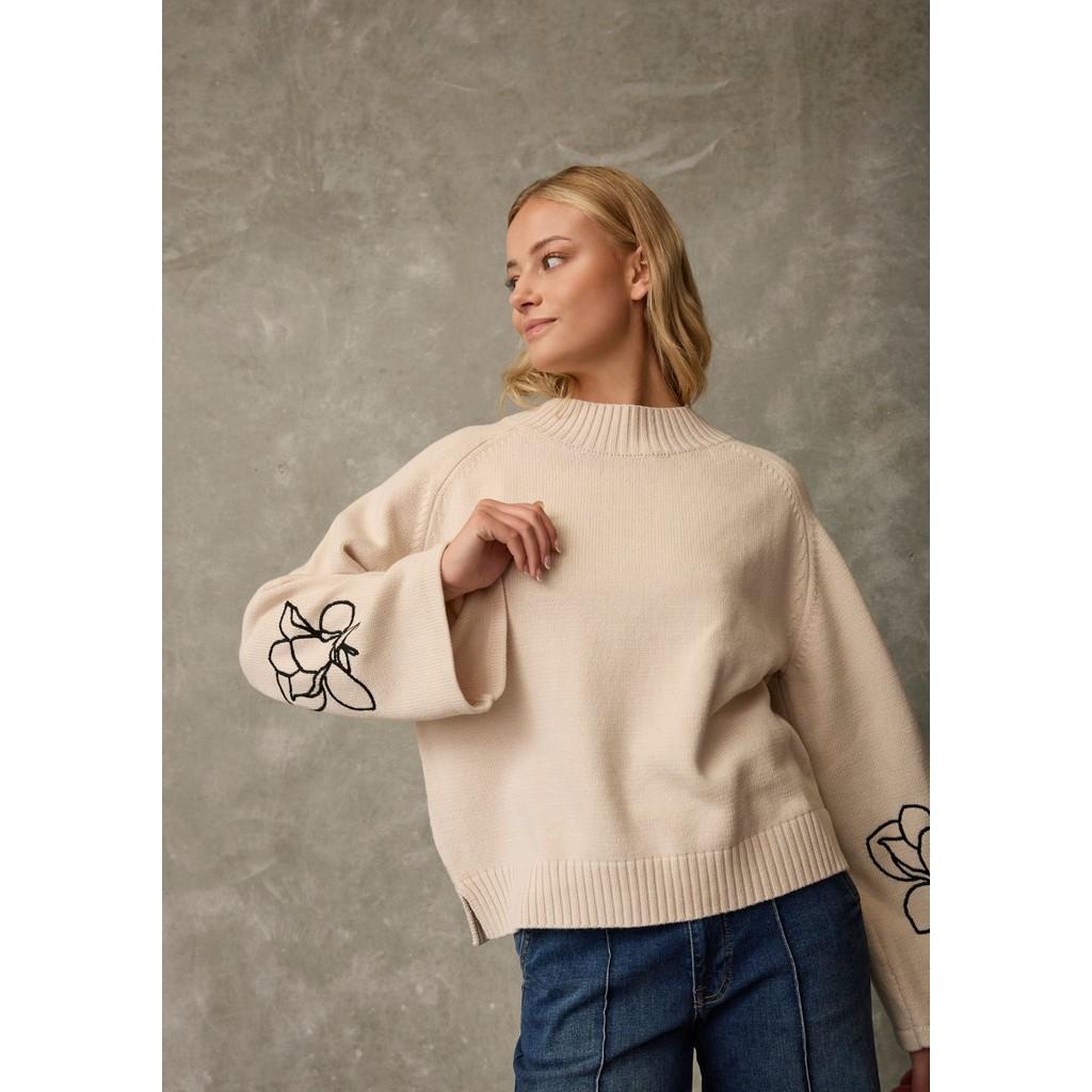 isay gwen deco pullover stickad broderi bred ärm 58076